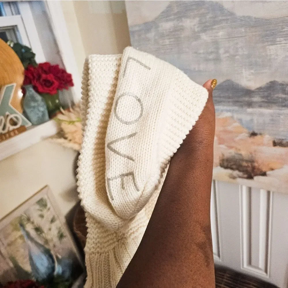 New Gap Acrylic Blend Pom Detail Cozy House Socks.